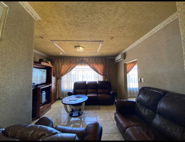 4 BEDROOM HOUSE FOR SALE IN STEEL PARK